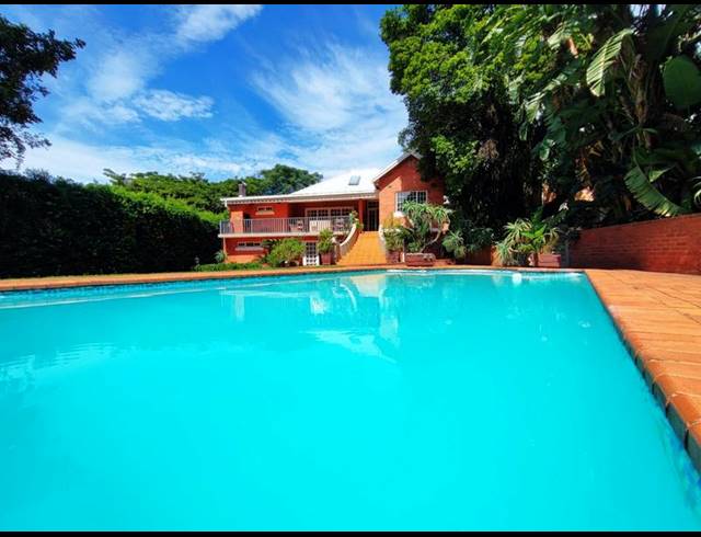 14 BEDROOM HOUSE FOR SALE IN TOWN HILL